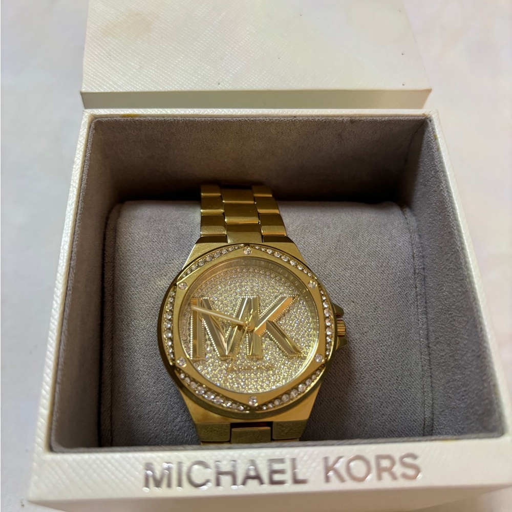 Michael Kors Gold Crystal Watch! Just purchased in December. Excellent condition - Picture 2 of 4